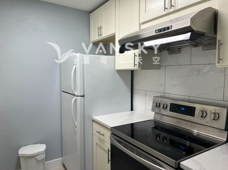 260420175412_8460 Kitchen 1.jpg